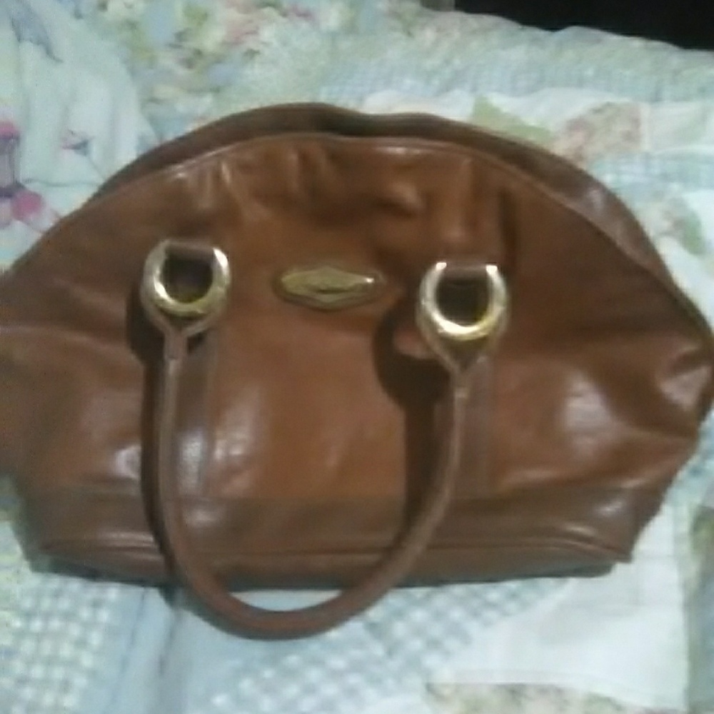 Capezzio purse